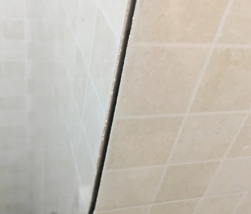 会泽瓷砖空鼓维修公司分享阳台瓷砖脱落的修复过程可以分为以下几个步骤