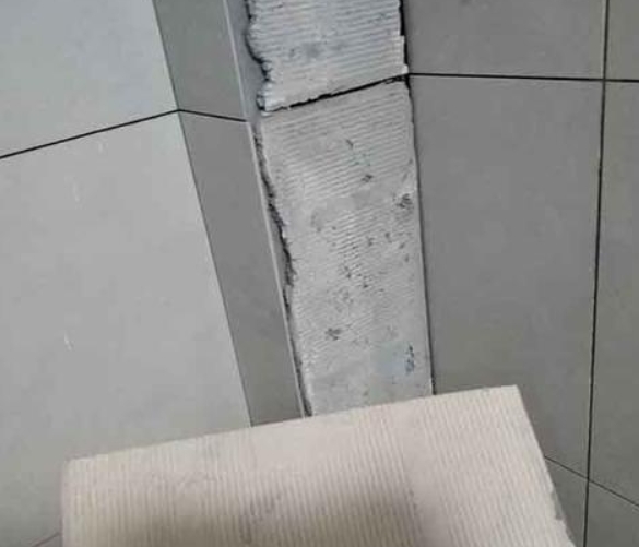 会泽瓷砖空鼓维修公司分享下厨房瓷砖脱落的补救措施。